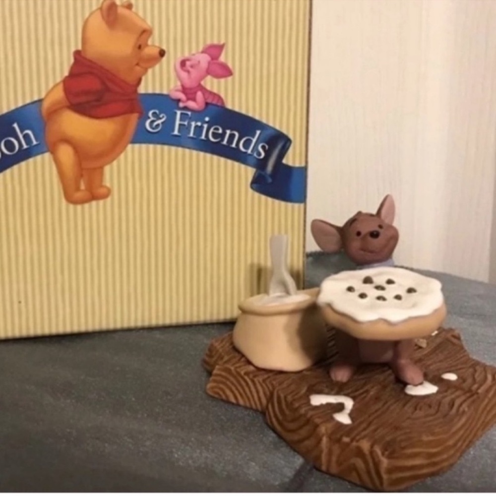 Disney’s Pooh & Friends Porcelain Roo Figurine - Picture 3 of 10